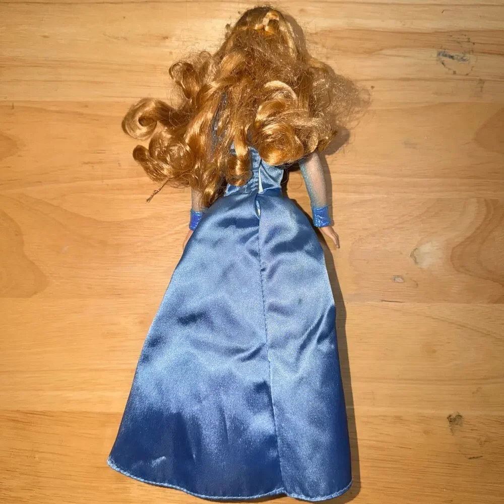 Disney Princess Mattel Sleeping Beauty Aurora Barbie Doll Blue Dress Y2K 2001